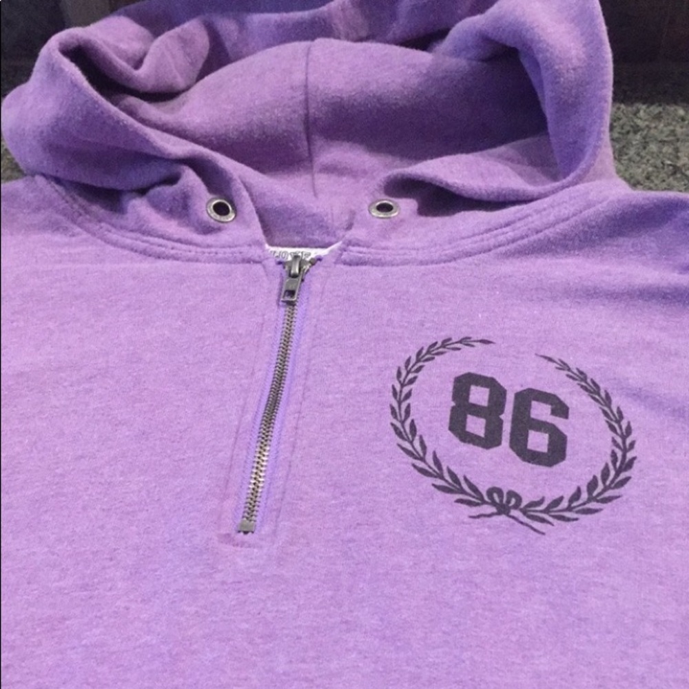 PINK VICTORIA’s SECRET SWEATSHIRT